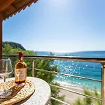 Potam'sea Bliss 38- Front, Sun Beds & Parking * Himare