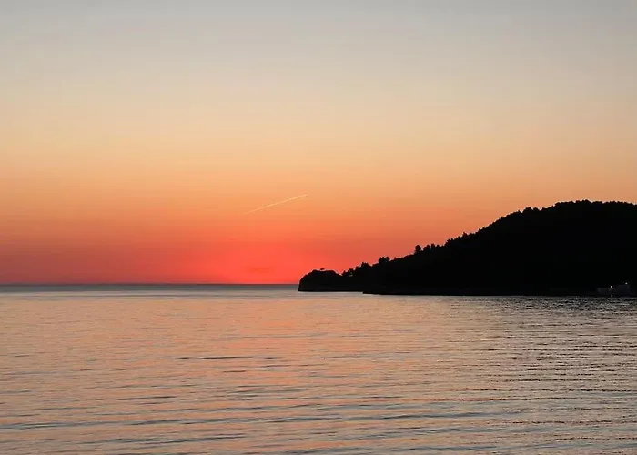 Potam'sea Bliss 38- Front, Sun Beds & Parking *