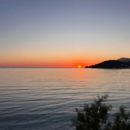 Apartment Potam'sea Bliss 38- Front, Sun Beds & Parking