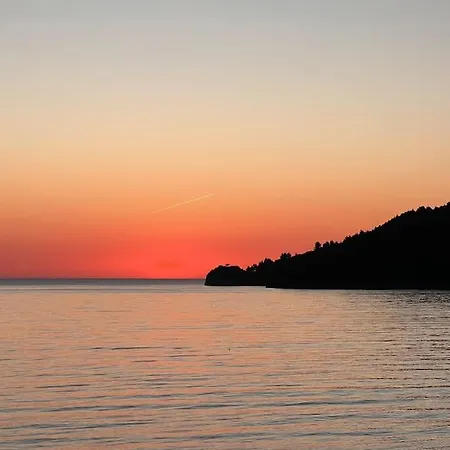 Potam'sea Bliss 38- Front, Sun Beds & Parking *