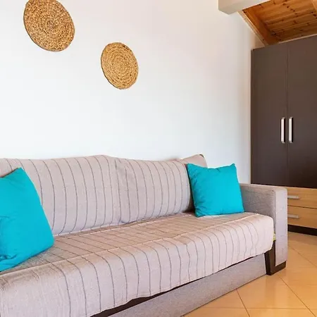 Potam'sea Bliss 38- Front, Sun Beds & Parking * Himare