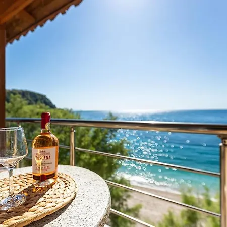 Potam'sea Bliss 38- Front, Sun Beds & Parking * Himare