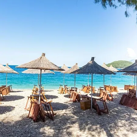 Potam'sea Bliss 38- Front, Sun Beds & Parking *