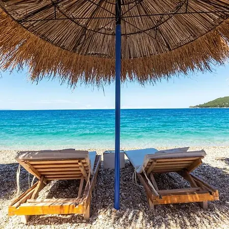 Potam'sea Bliss 38- Front, Sun Beds & Parking