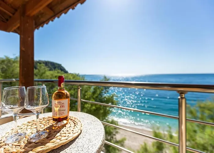 Potam'sea Bliss 38- Front, Sun Beds & Parking * Himara